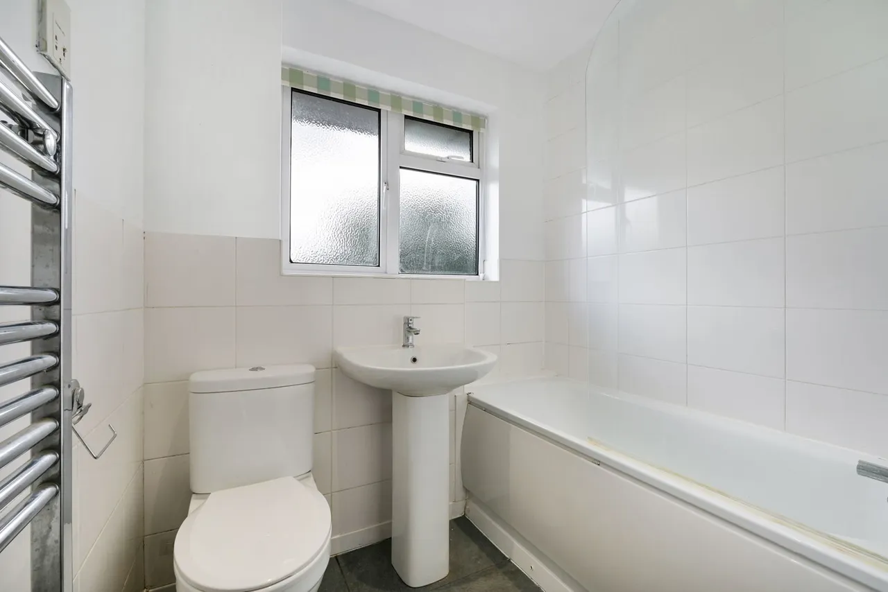 Lewins Road, Epsom, KT18, photo 18
