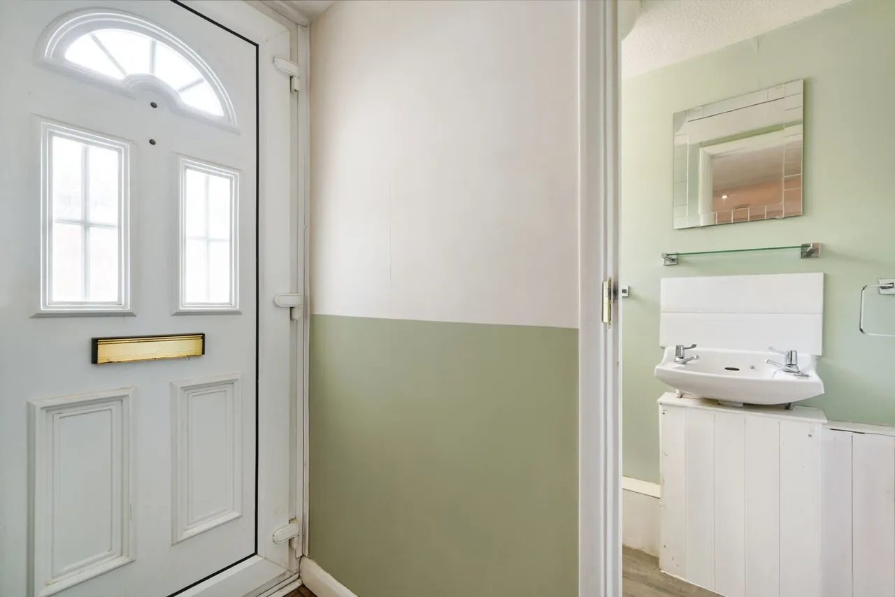 Lewins Road, Epsom, KT18, photo 12
