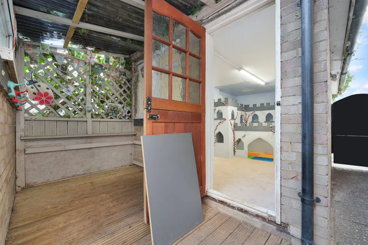 Lewins Road, Epsom, KT18, photo 20
