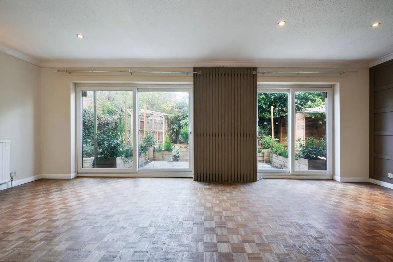 Lewins Road, Epsom, KT18, photo 2