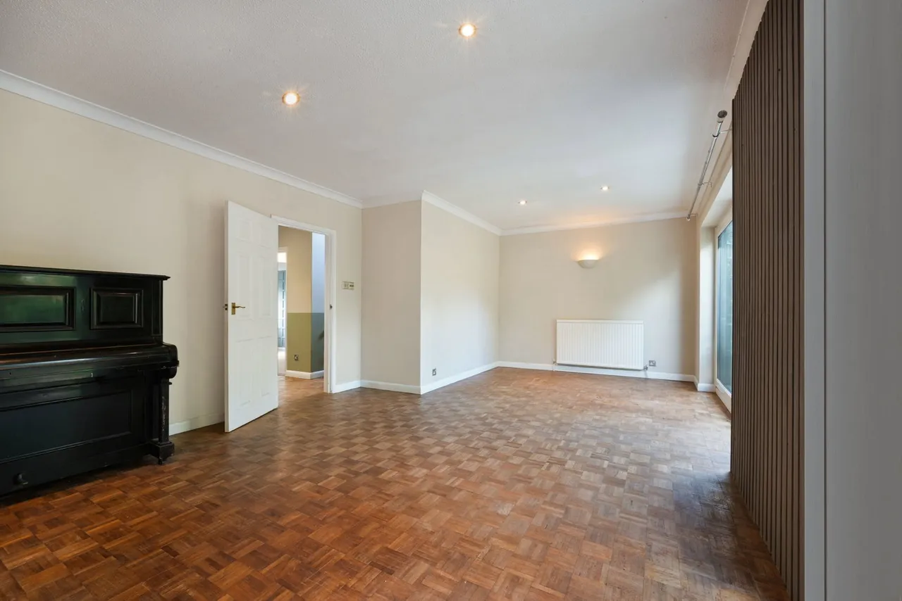 Lewins Road, Epsom, KT18, photo 4