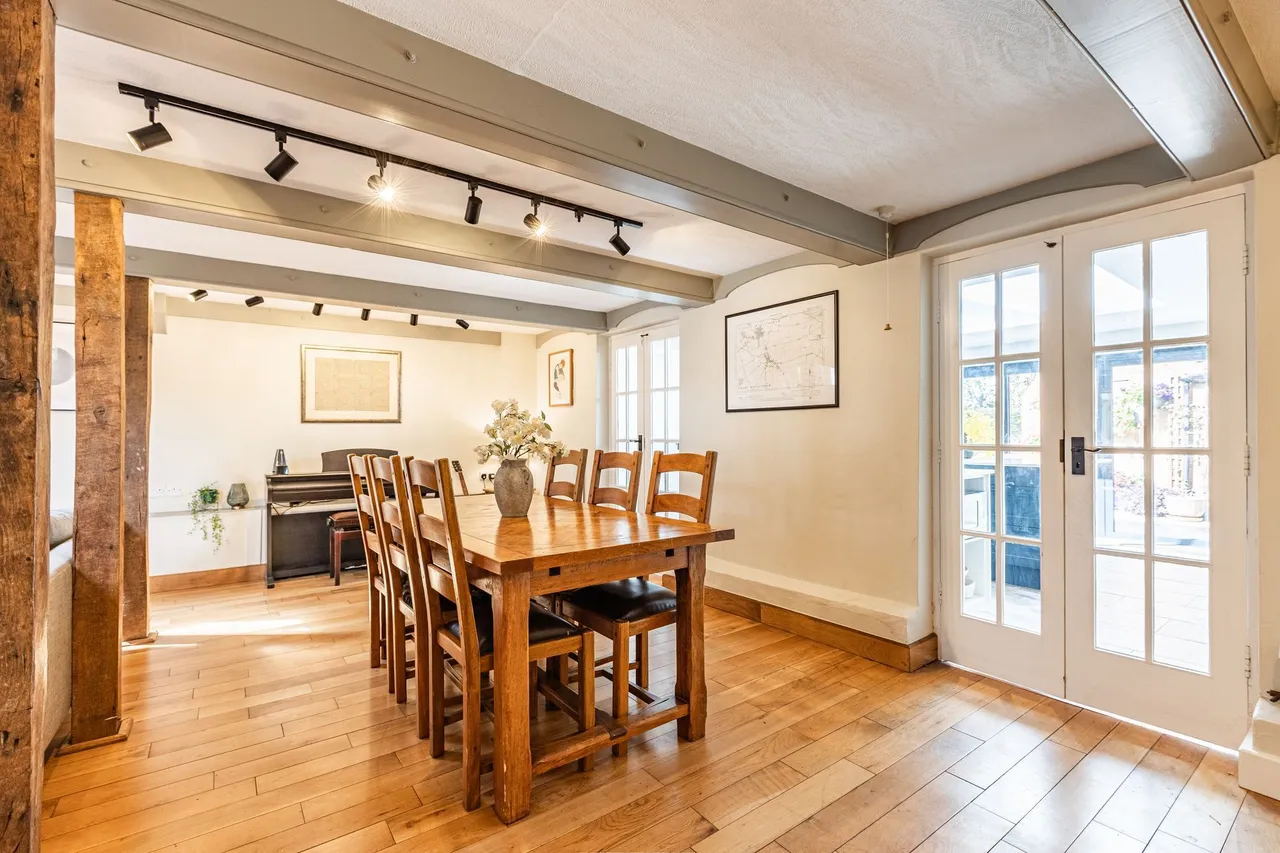 Revitalised Historical Former Chapel, photo 6