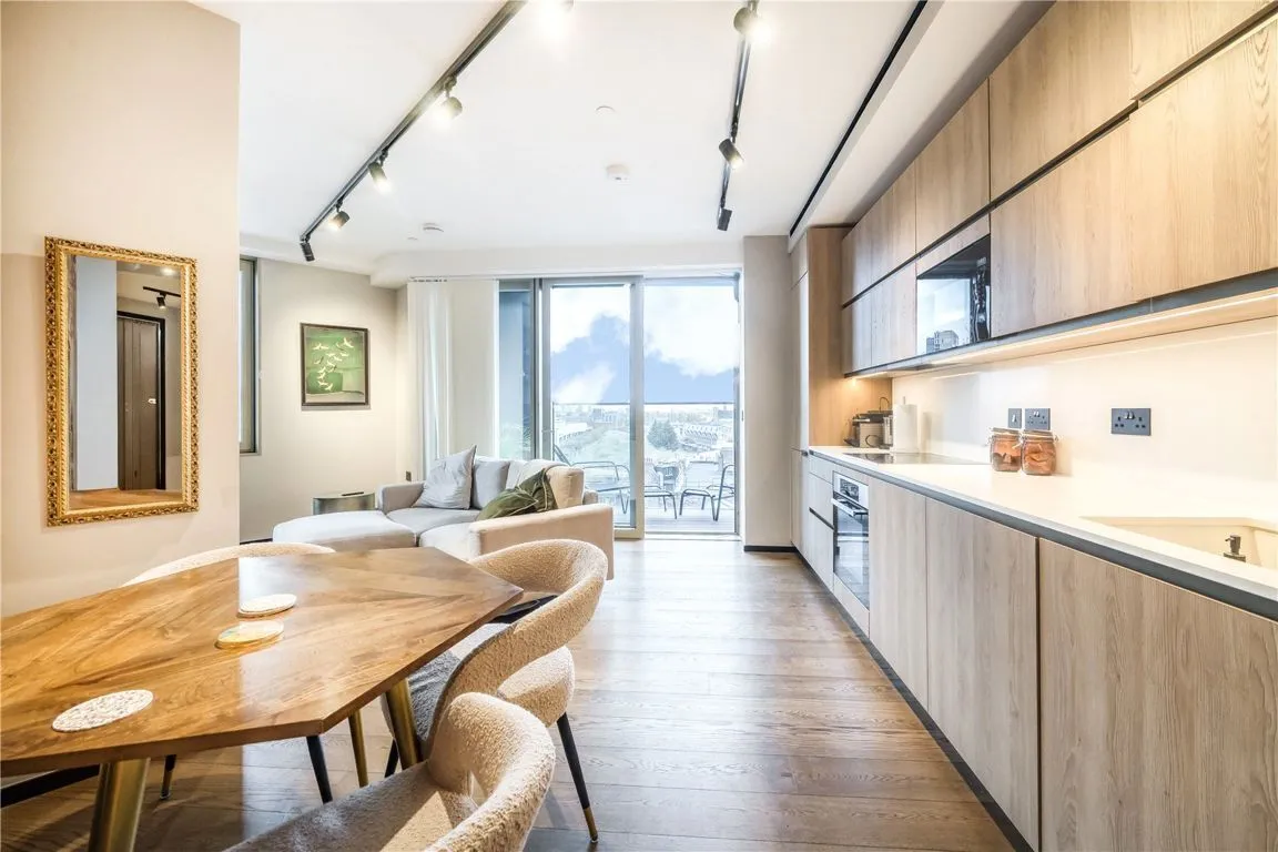 1 bed flat to rent — Hewett Street, Shoreditch