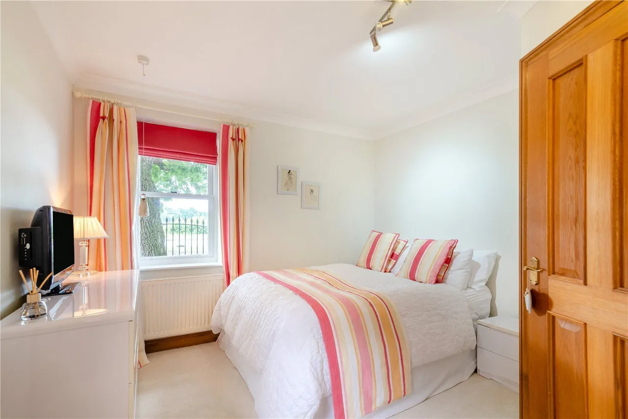 Barnsley Road, Newmillerdam, Wakefield, West Yorkshire, WF2 6QH, photo 7