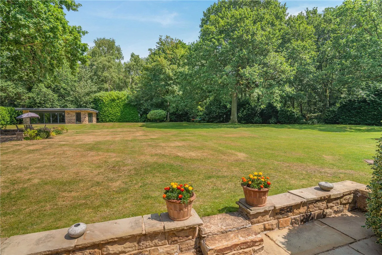 Barnsley Road, Newmillerdam, Wakefield, West Yorkshire, WF2 6QH, photo 9