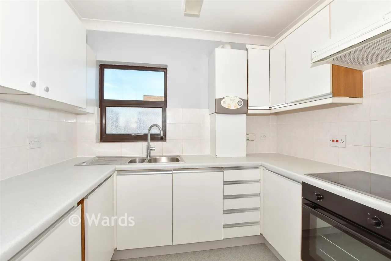 South Road, Hythe, CT21, photo 12