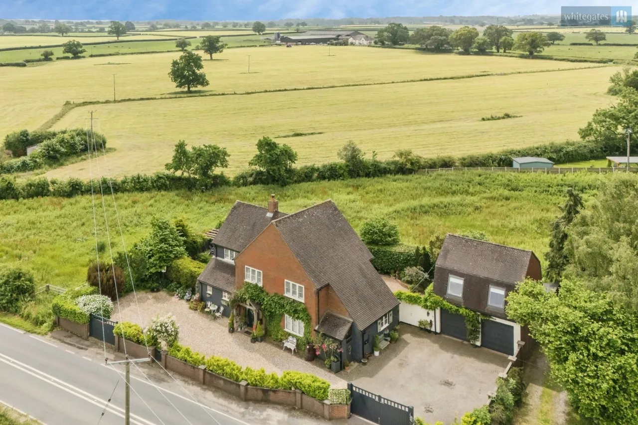 4 bed house for sale, Whitchurch Road, Audlem, CW3