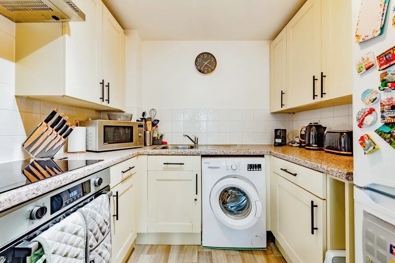 Tylehurst Drive, RH1, photo 7