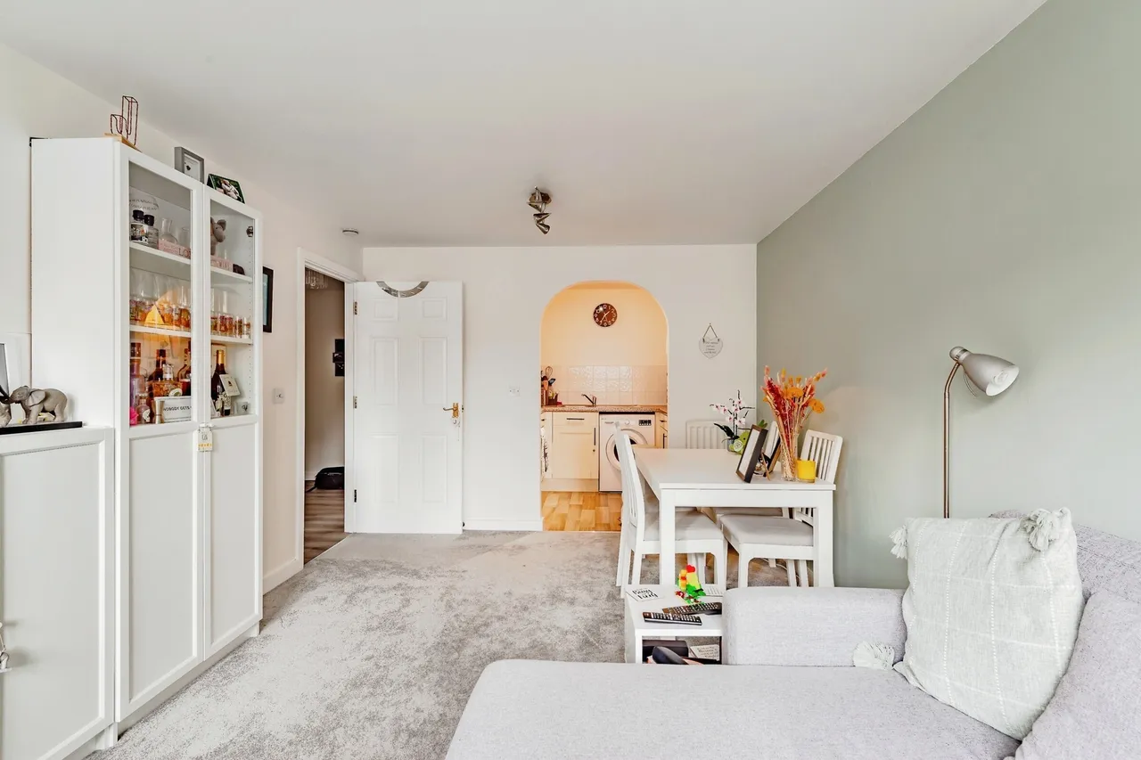 Tylehurst Drive, RH1, photo 4