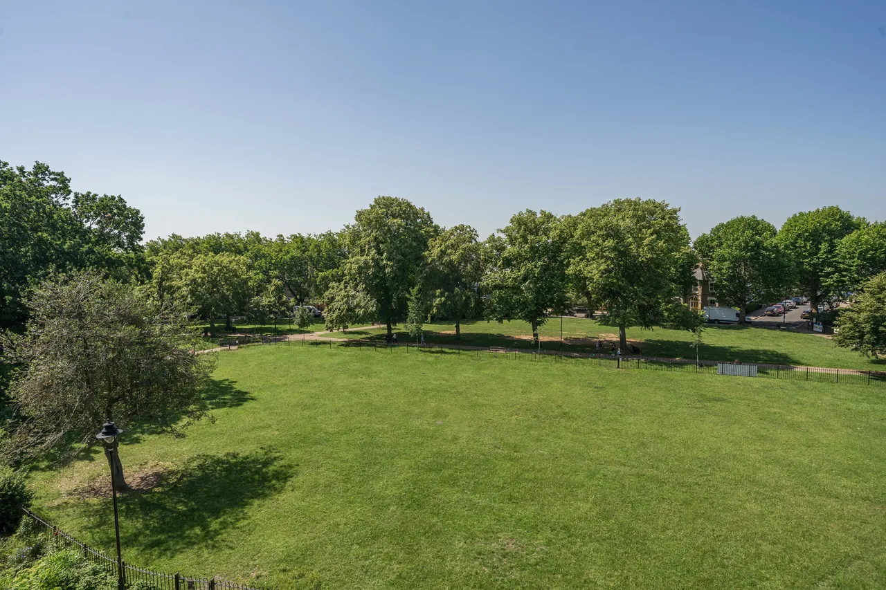 Fortune Green Road, London, NW6, photo 11