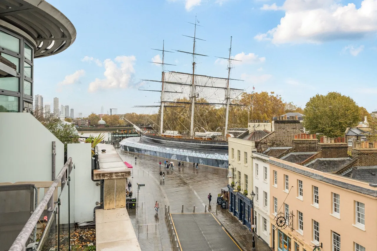 3 bed flat for sale — Welland Street, SE10