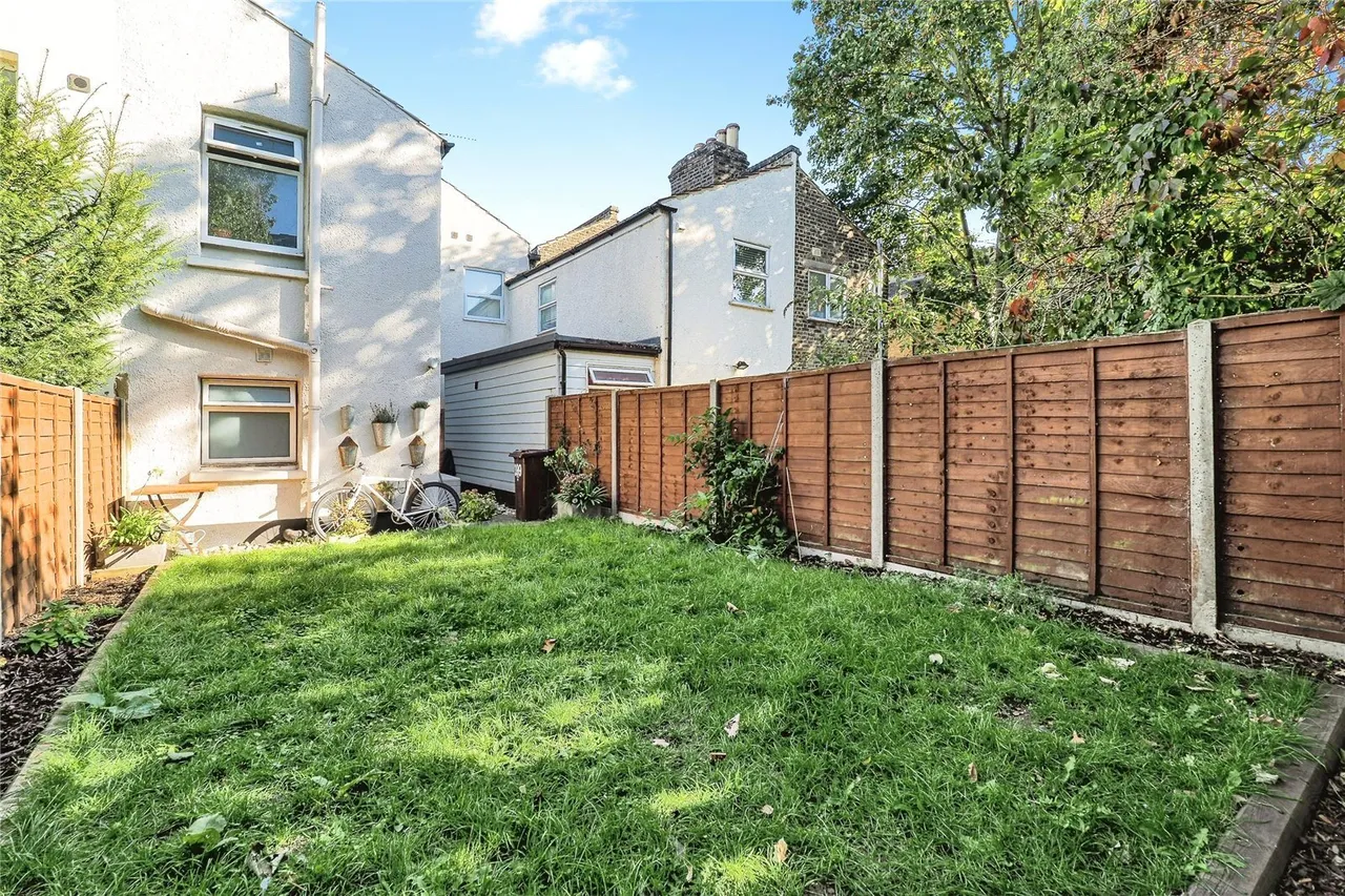 High Road Leytonstone, London, E11, photo 16