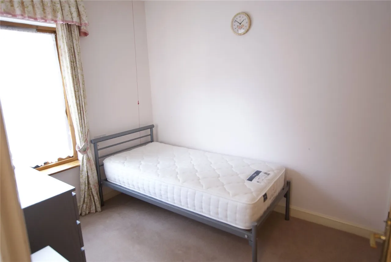 Hartford Court, Hartley Wintney, Hook, Hampshire, RG27 8PQ, photo 5