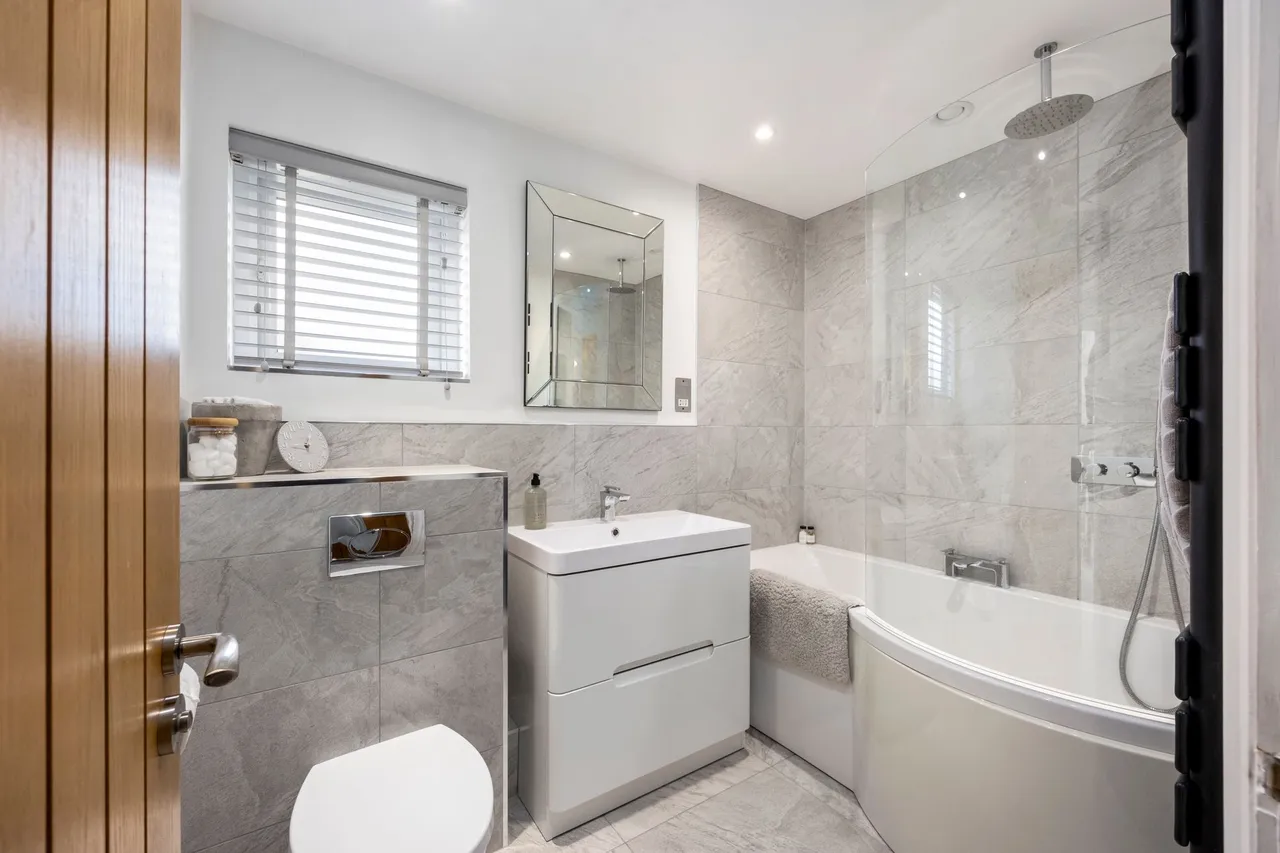 Millfield, Southwater, RH13, photo 19