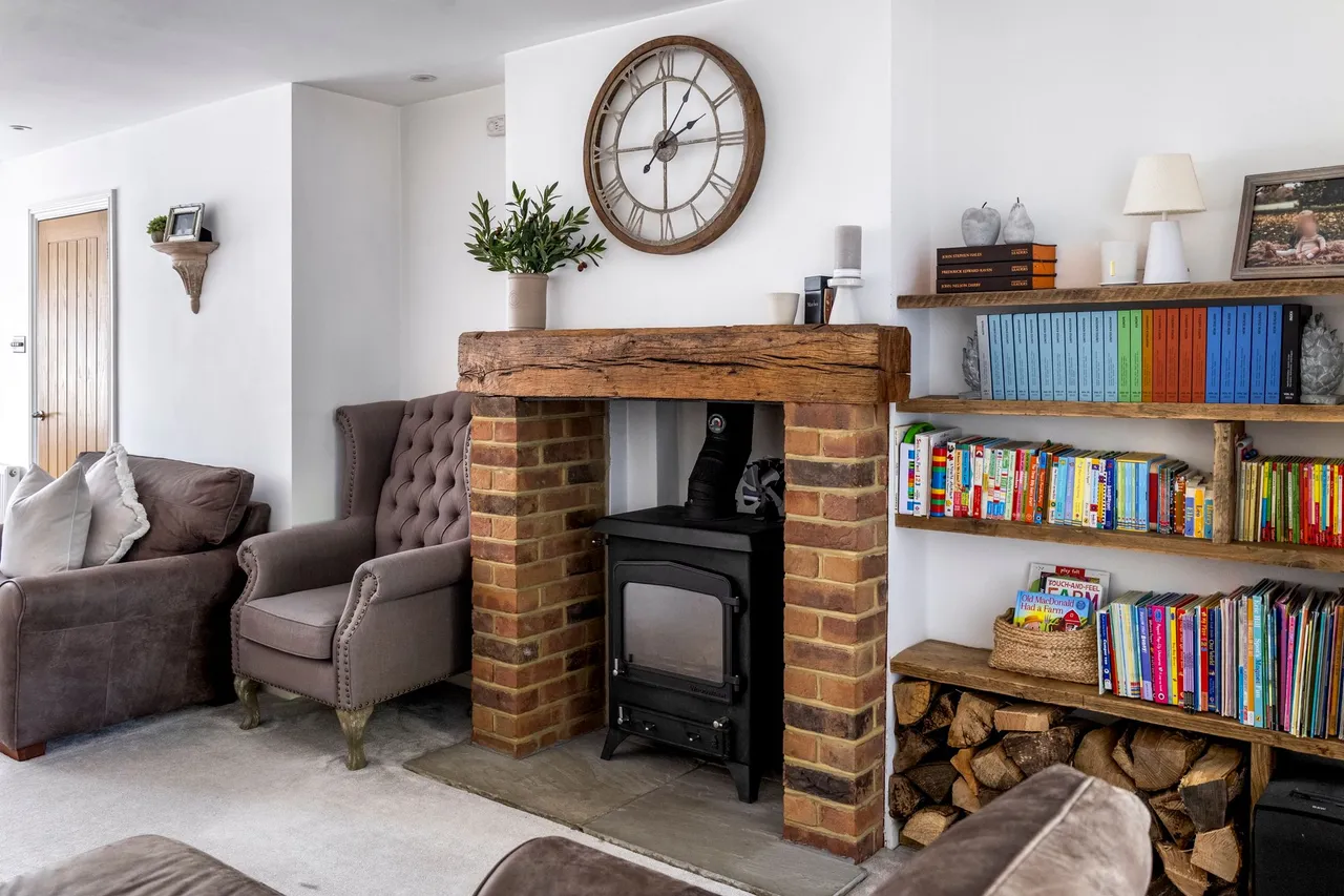 Millfield, Southwater, RH13, photo 12