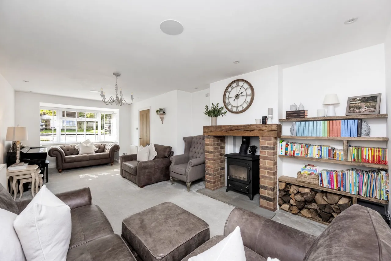 Millfield, Southwater, RH13, photo 3