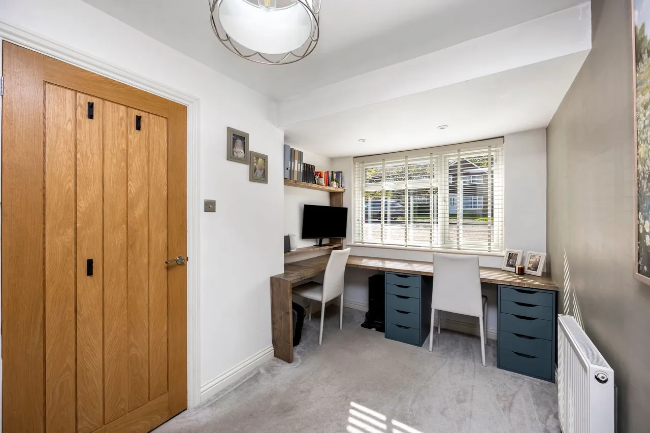 Millfield, Southwater, RH13, photo 21