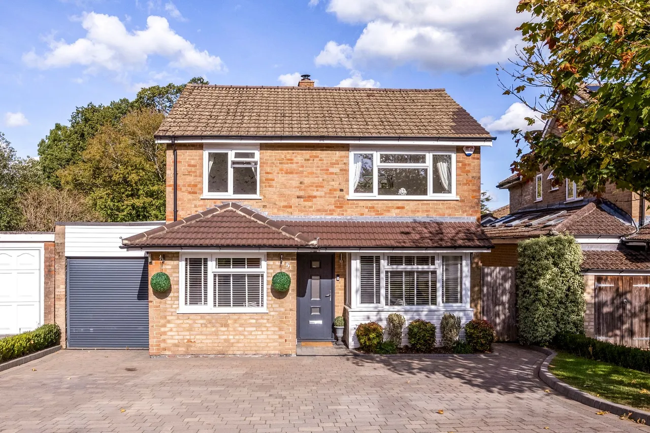 Millfield, Southwater, RH13, photo 25