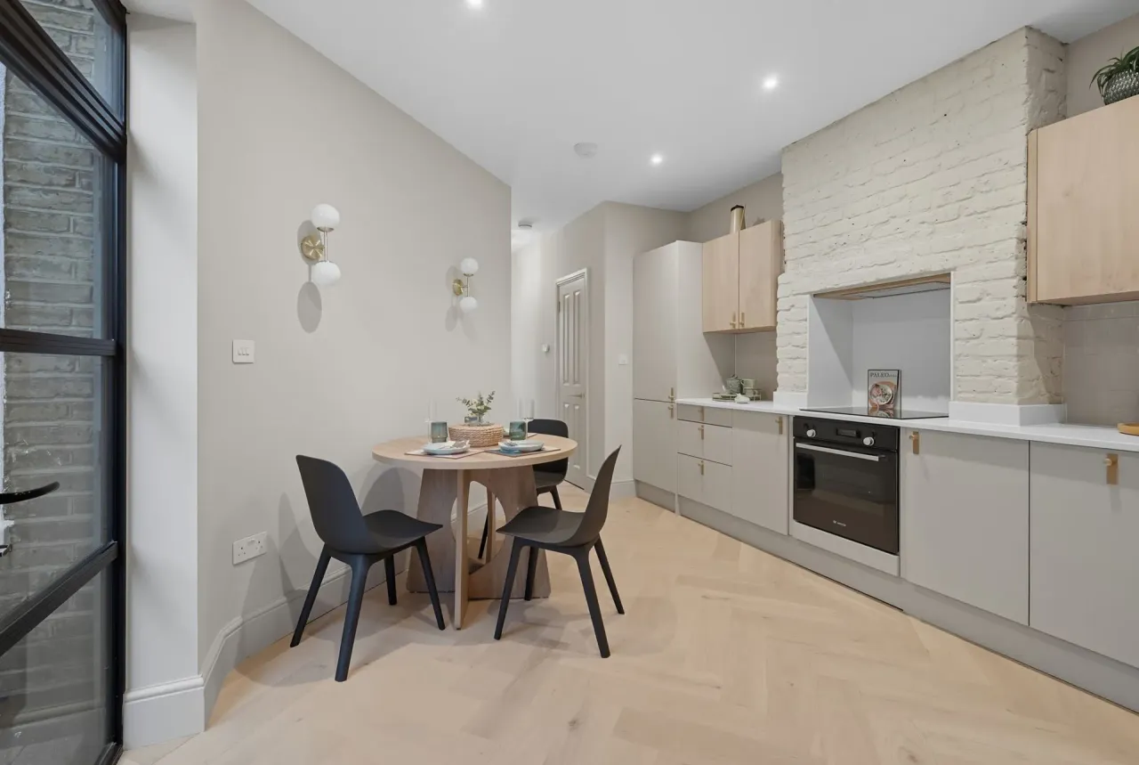 Brunswick Road Leyton, E10, photo 12
