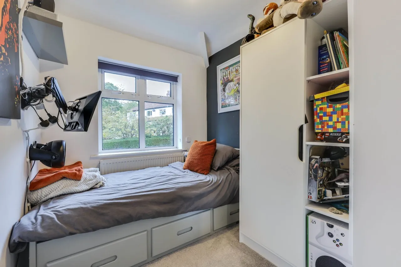 Emmott Drive, Rawdon, LS19, photo 12