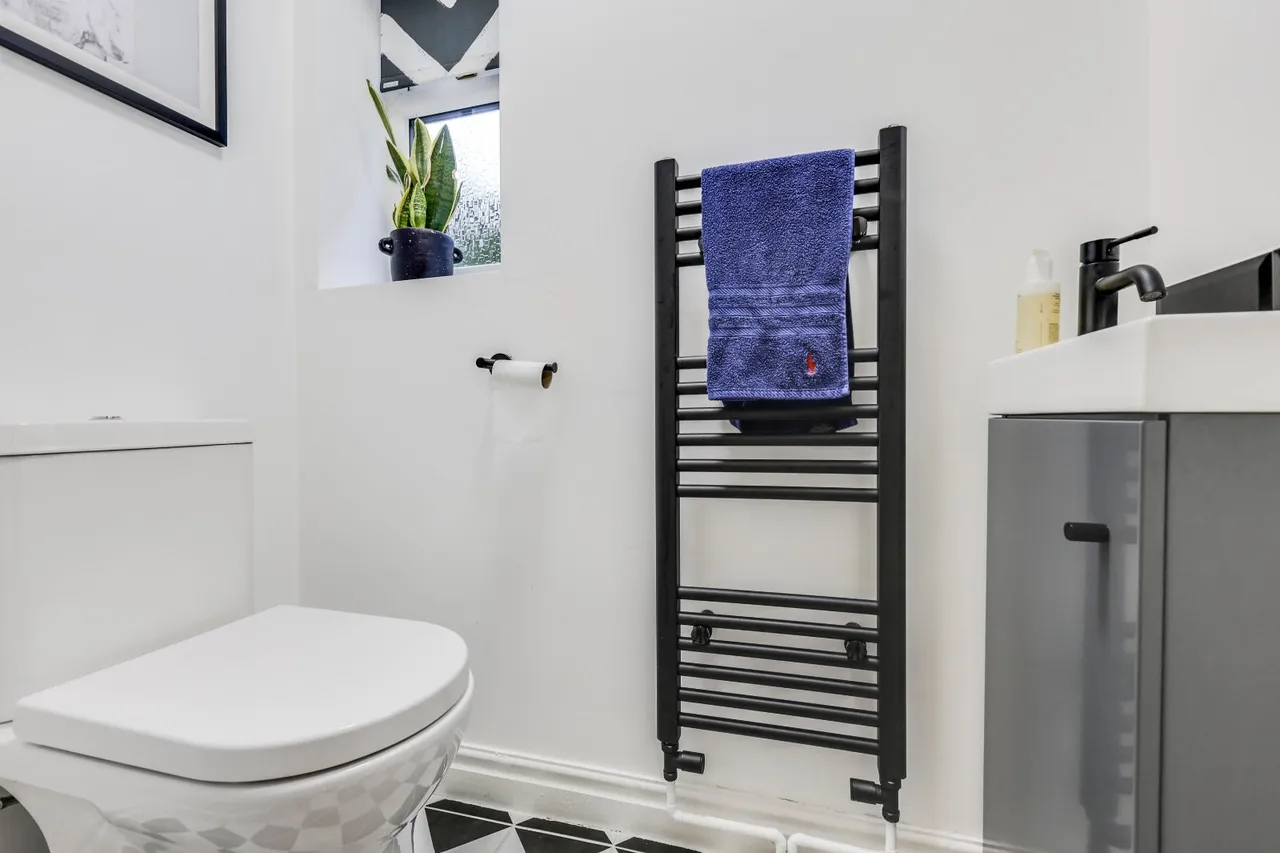Emmott Drive, Rawdon, LS19, photo 6