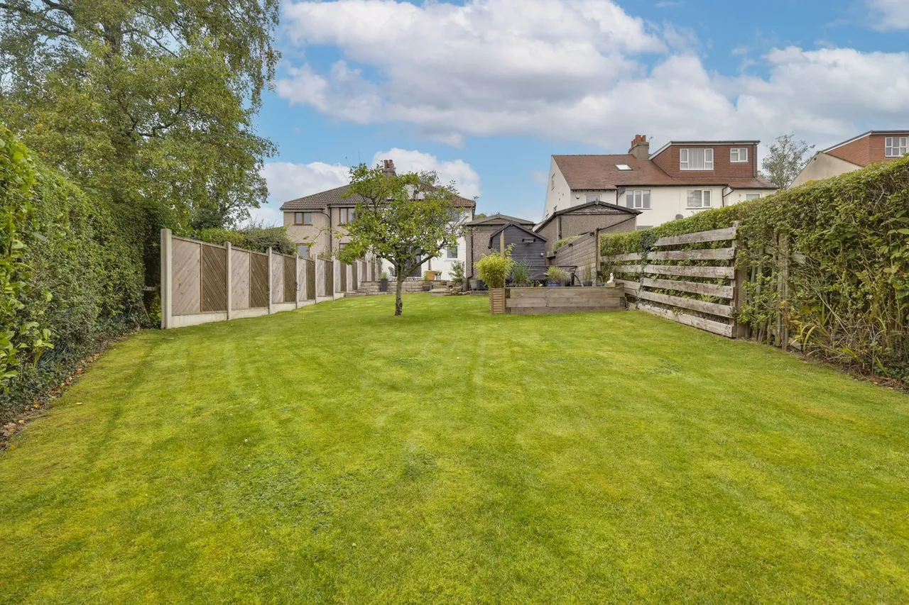 Emmott Drive, Rawdon, LS19, photo 15