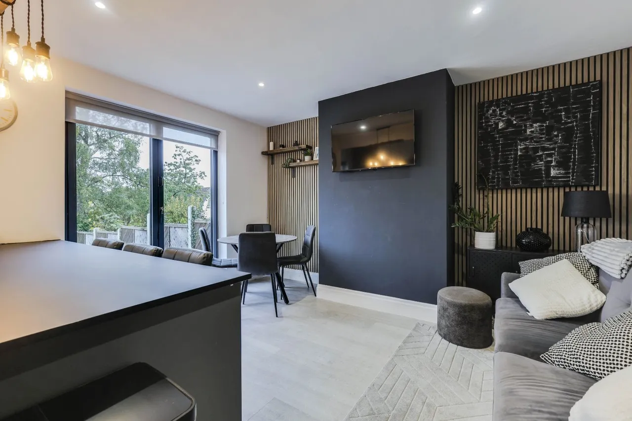 Emmott Drive, Rawdon, LS19, photo 4