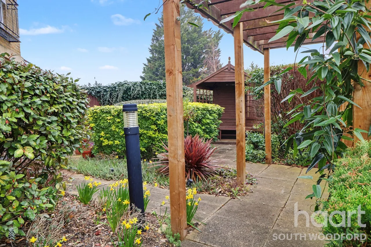 Victoria Road, Buckhurst Hill, IG9, photo 8