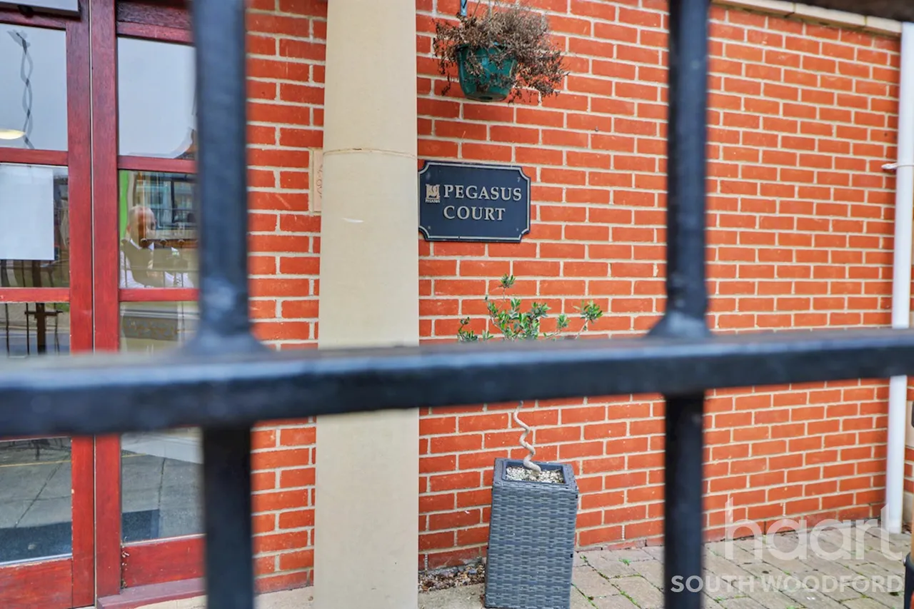 Victoria Road, Buckhurst Hill, IG9, photo 9