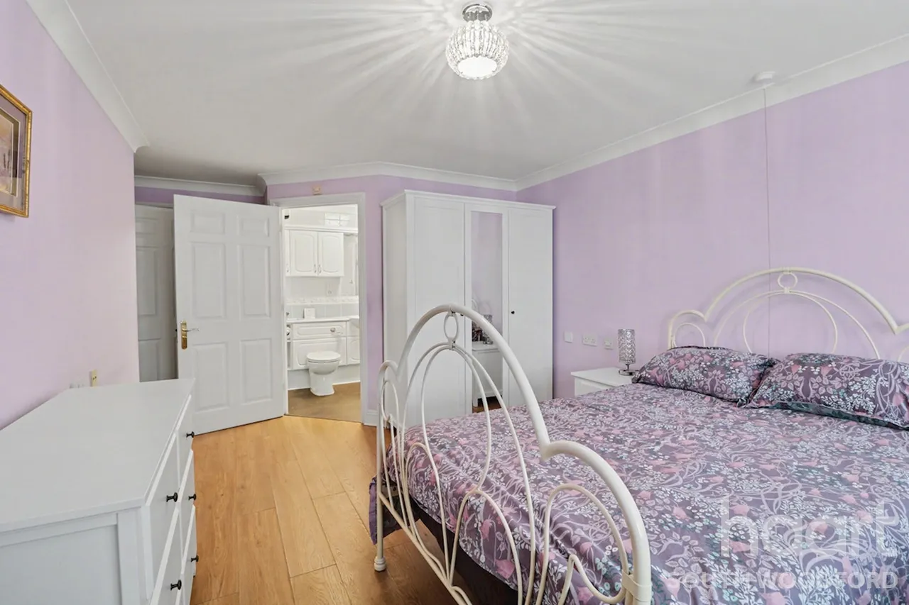 Victoria Road, Buckhurst Hill, IG9, photo 14