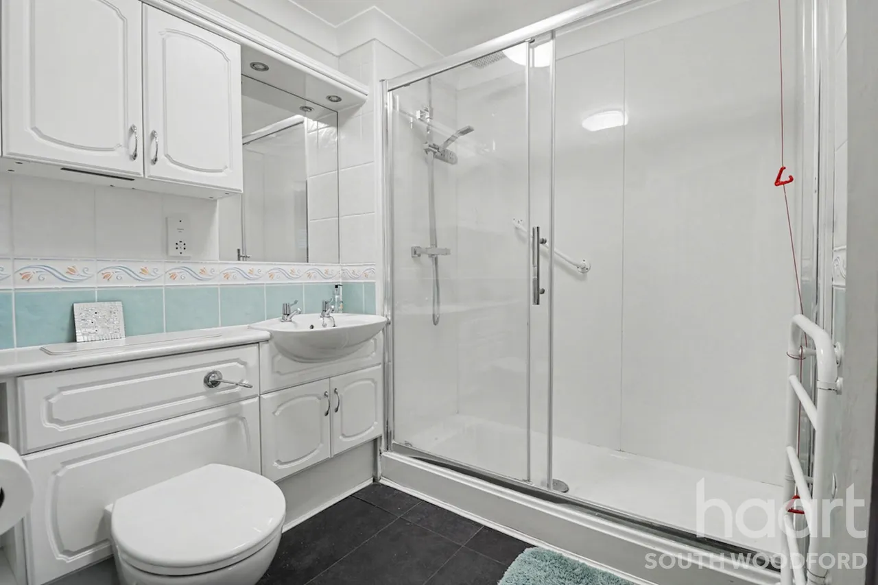 Victoria Road, Buckhurst Hill, IG9, photo 6