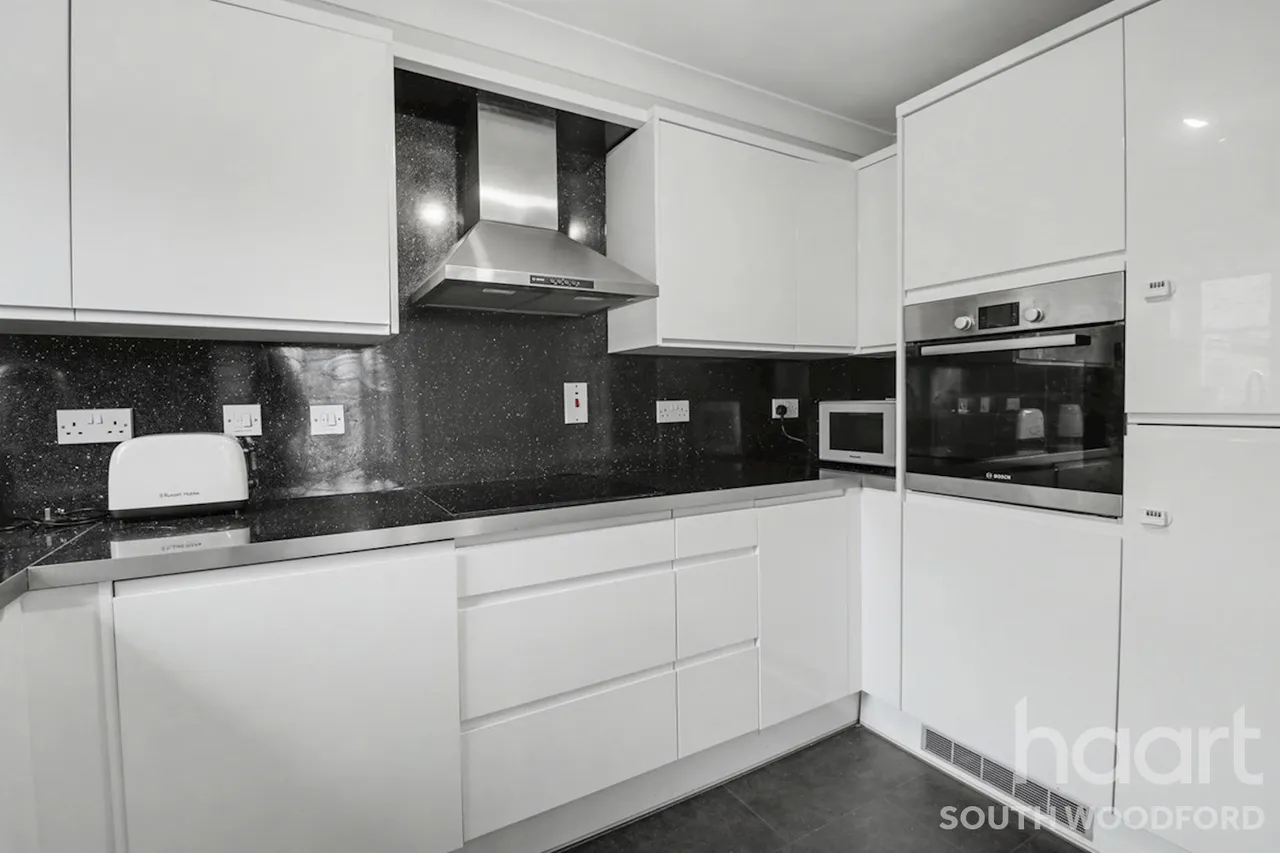 Victoria Road, Buckhurst Hill, IG9, photo 13
