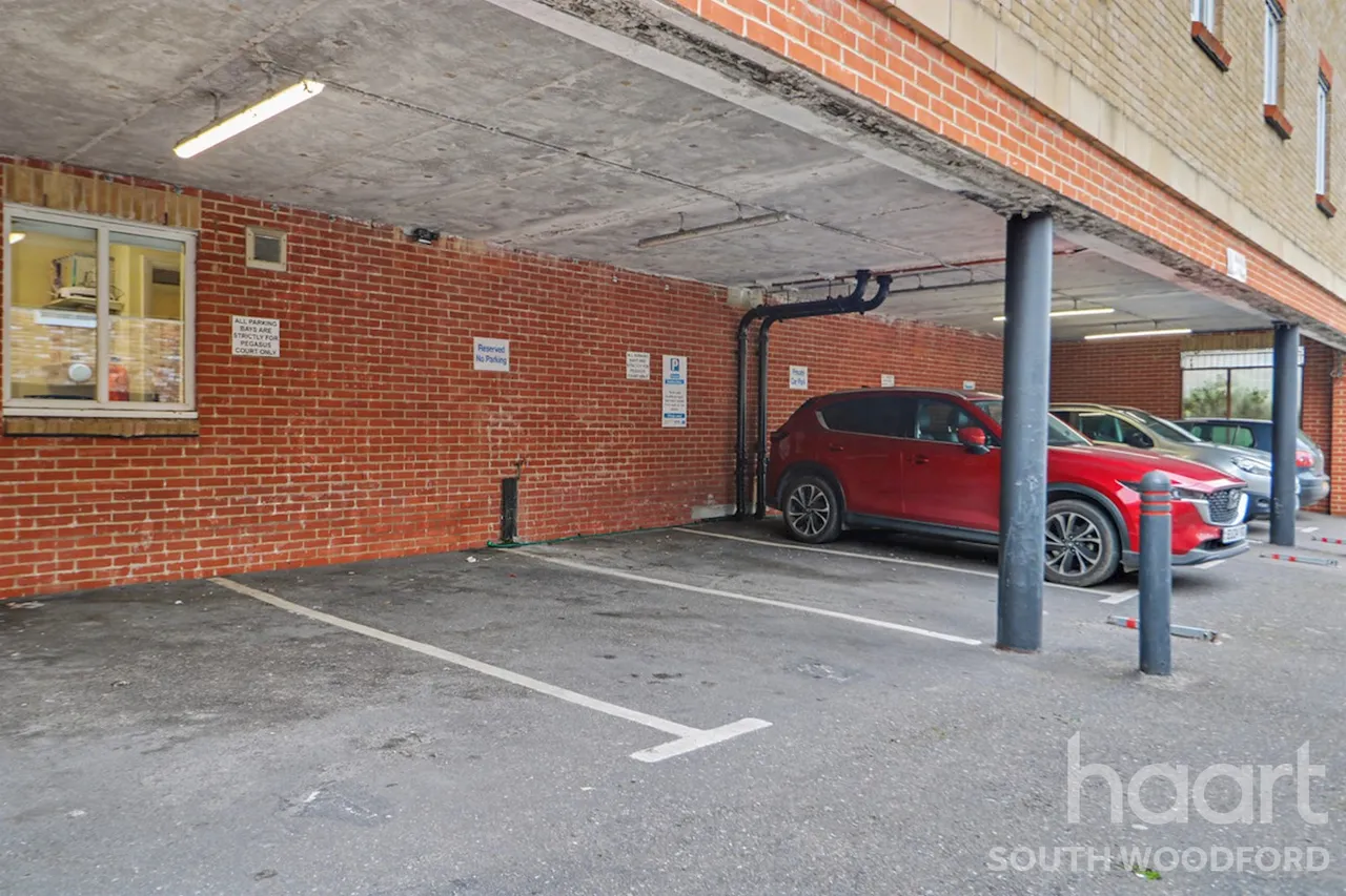 Victoria Road, Buckhurst Hill, IG9, photo 19