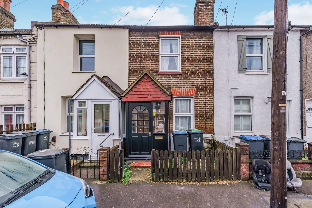 2 bed house to rent, Bensham Lane, Thornton Heath, CR7