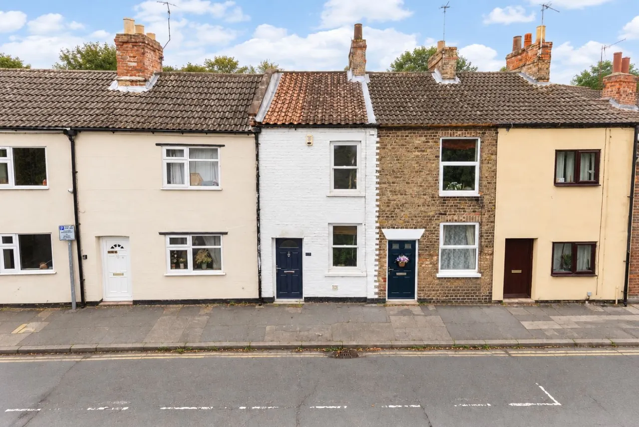 1 bed house for sale, Hailgate, Howden, DN14
