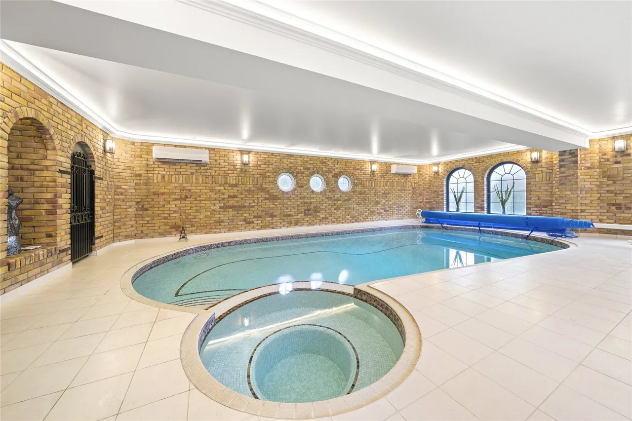 East Road, Weybridge, Surrey, KT13, photo 12