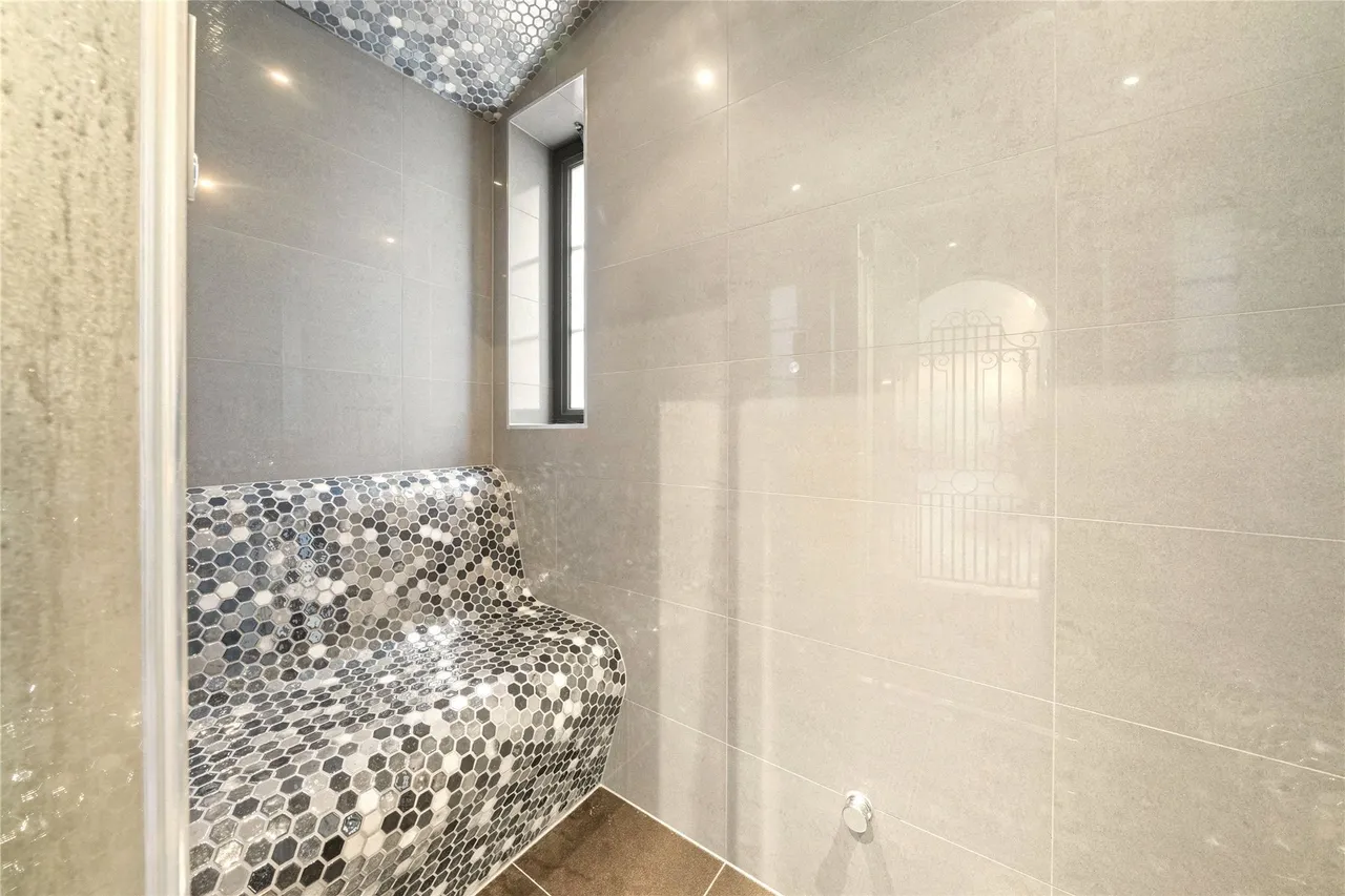 East Road, Weybridge, Surrey, KT13, photo 15