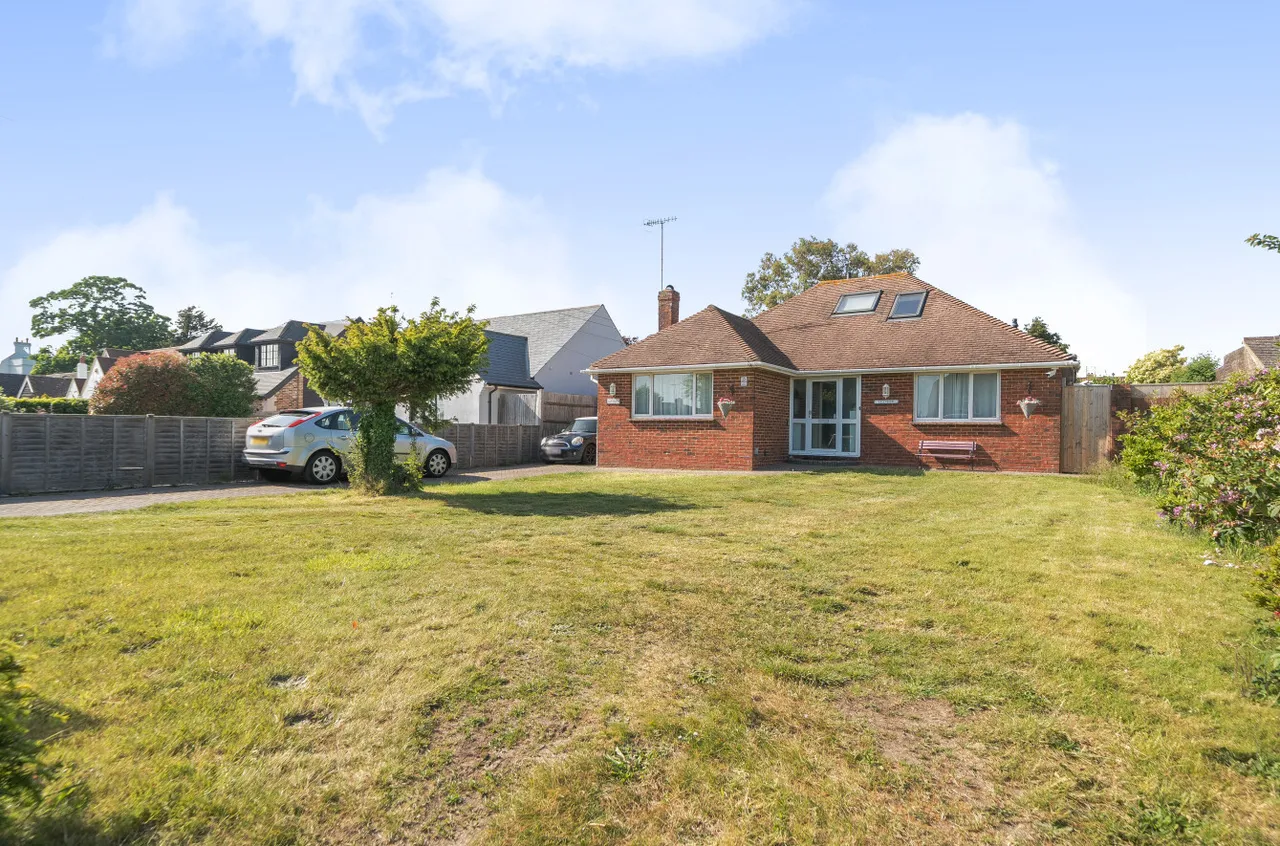 3 bed house for sale, West Street, Sompting, BN15