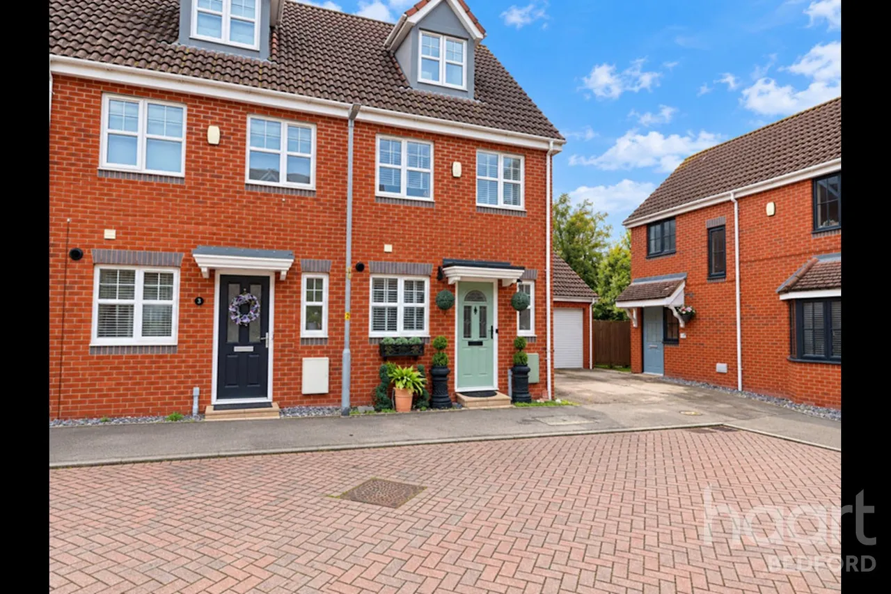 3 bed house for sale, Manse Close, Rushden, NN10
