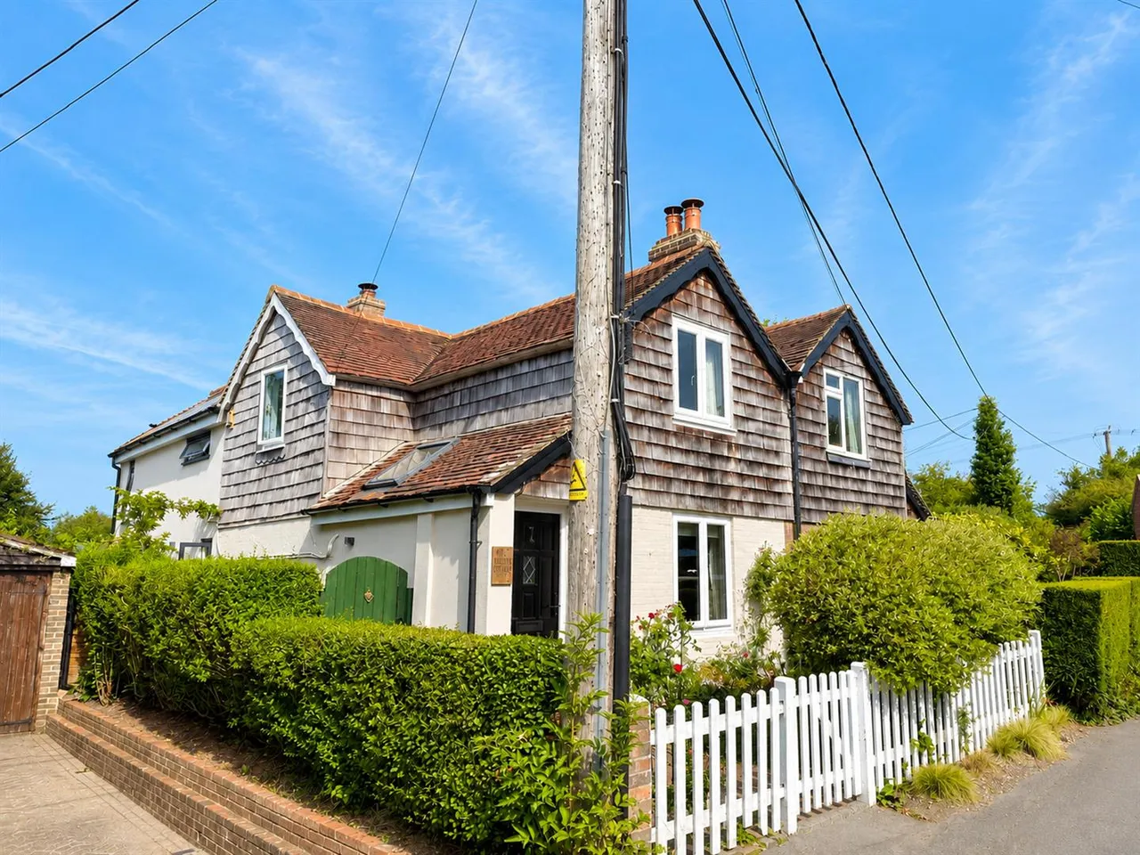 3 bed house for sale — North Street, Punnetts Town, Heathfield, TN21 9DT