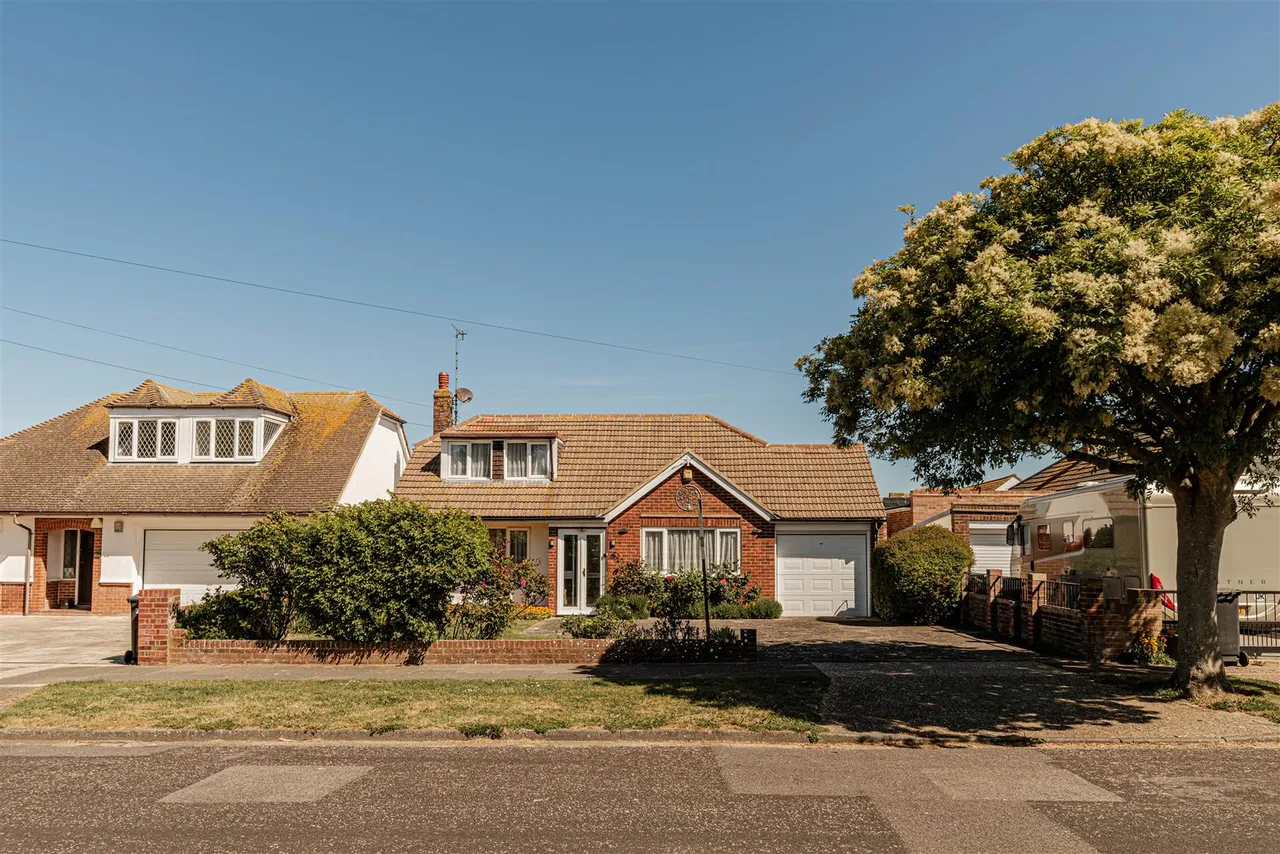 Lonsdale Avenue, Margate, Kent, CT9 3BY, photo 12
