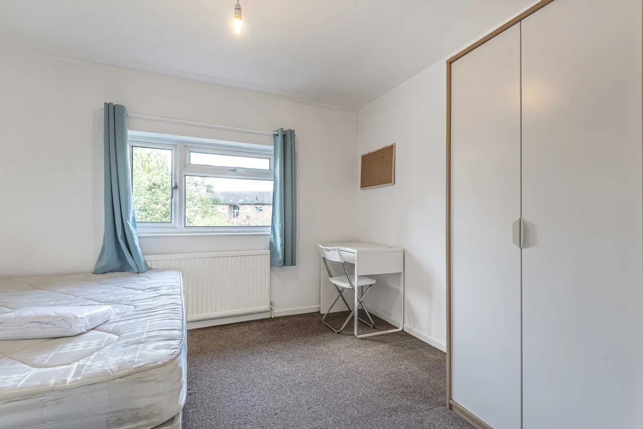 Cabell Road, Guildford, GU2 8JJ, photo 5