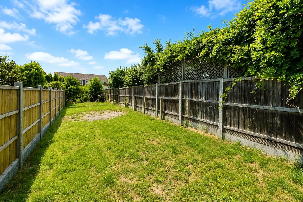 Somerset Gardens, Hornchurch, Essex, RM11, photo 4