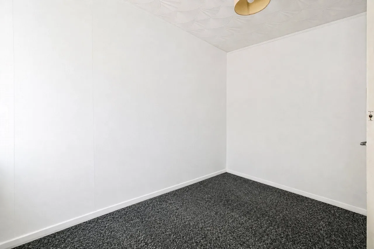 Somerset Gardens, Hornchurch, Essex, RM11, photo 11