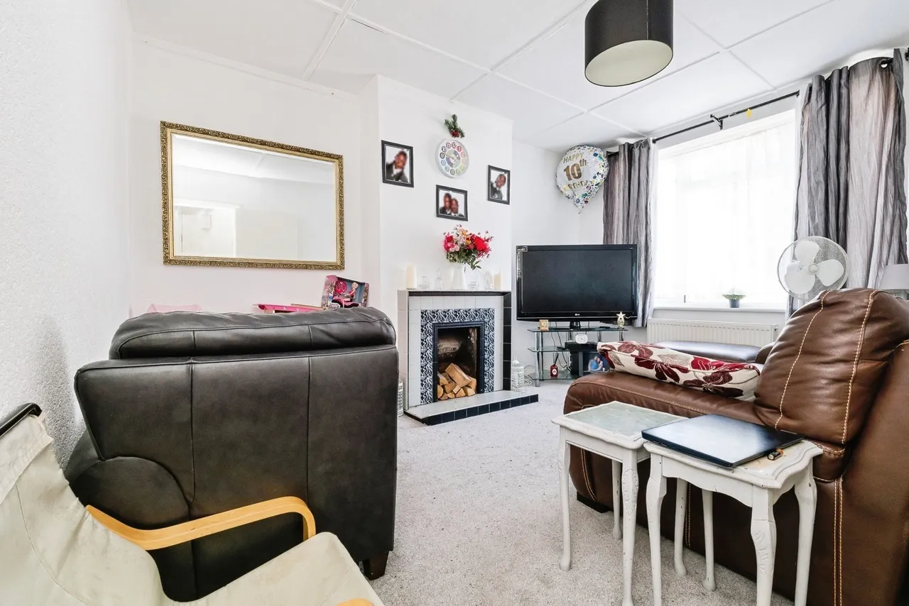 Somerset Gardens, Hornchurch, Essex, RM11, photo 3