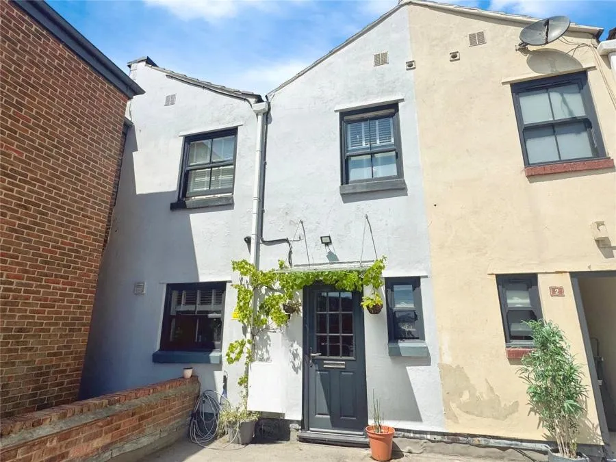 3 bed flat for sale, Lagland Street, Poole, BH15
