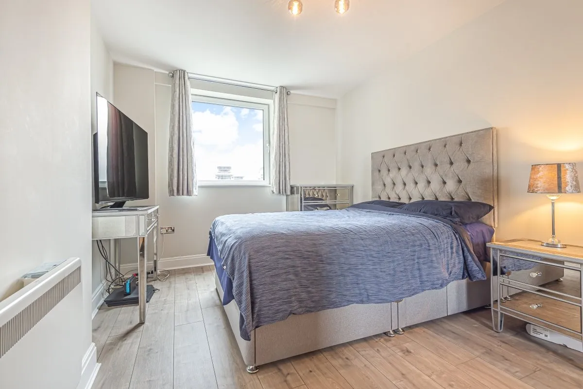 Lombard Road, Battersea, London, SW11, photo 9