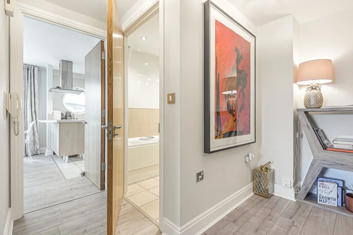 Lombard Road, Battersea, London, SW11, photo 8