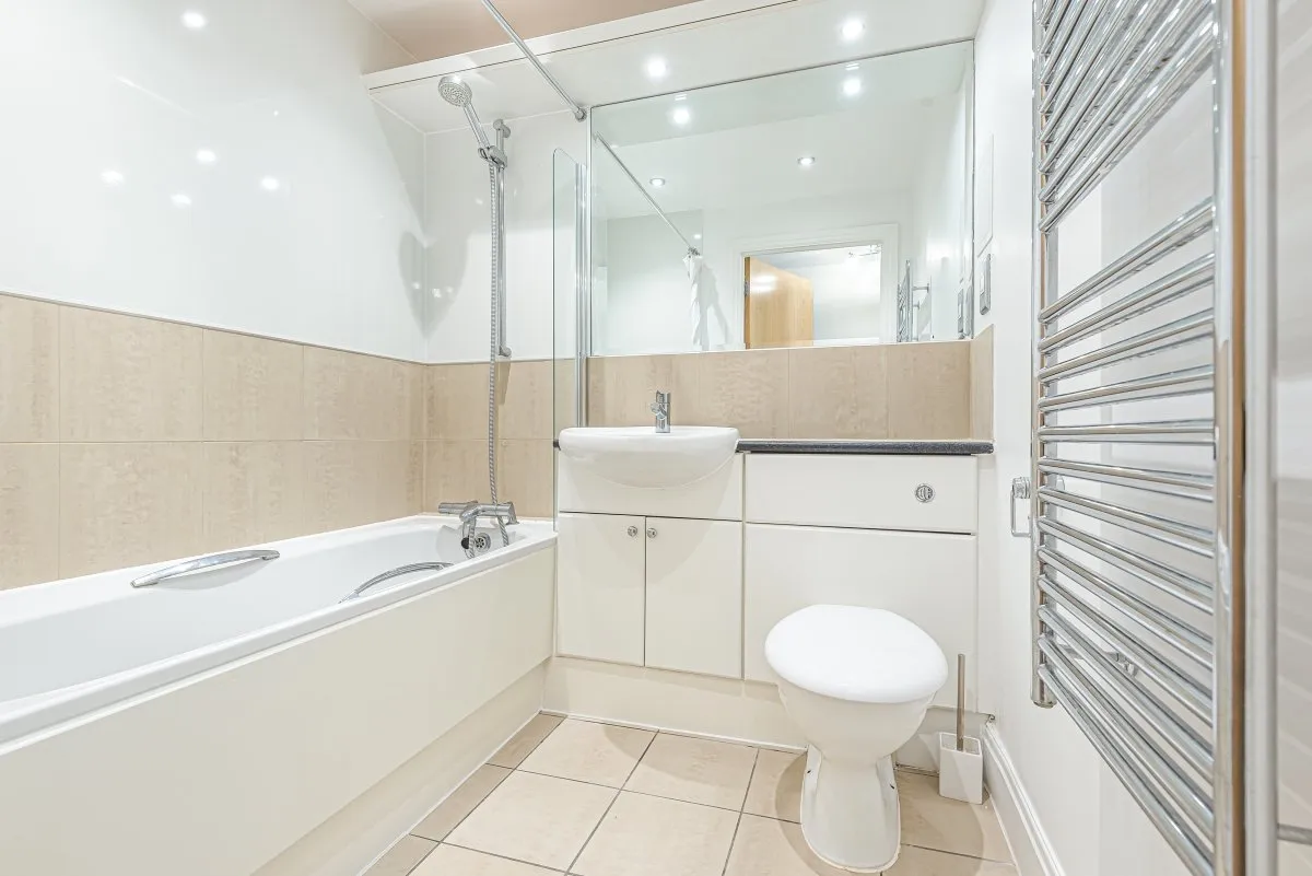 Lombard Road, Battersea, London, SW11, photo 7