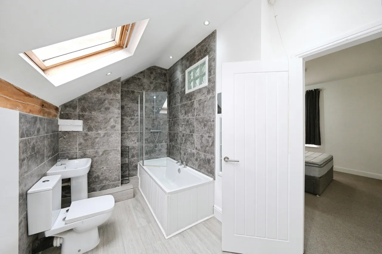 Wilford Crescent West, Nottingham, NG2, photo 3